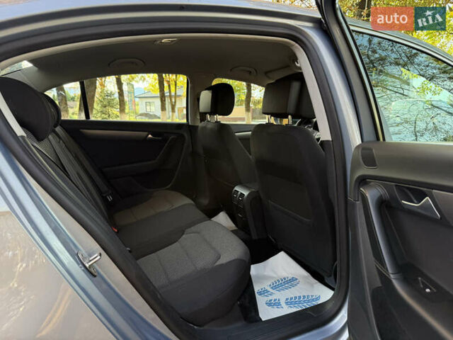 Синий Фольксваген Пассат, объемом двигателя 1.6 л и пробегом 266 тыс. км за 11000 $, фото 16 на Automoto.ua