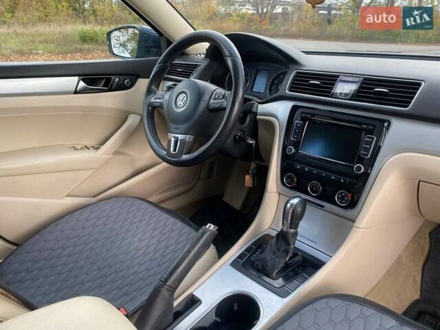 Фольксваген Пассат 2013 в Полтаве на Automoto.ua Синий Фольксваген Пассат, объемом двигателя 2.5 л и пробегом 198 тыс. км за 9290 $, фото 21 на Automoto.ua