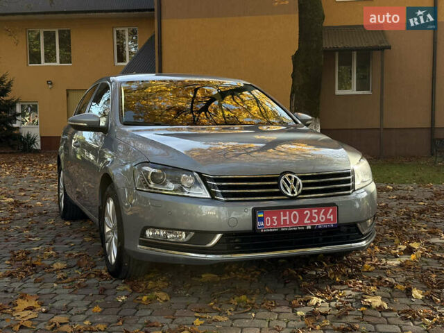 Синий Фольксваген Пассат, объемом двигателя 1.6 л и пробегом 266 тыс. км за 11000 $, фото 1 на Automoto.ua
