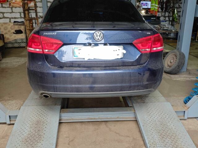 Синій Фольксваген Пассат, об'ємом двигуна 2.5 л та пробігом 265 тис. км за 7000 $, фото 3 на Automoto.ua