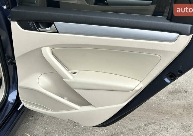 Синий Фольксваген Пассат, объемом двигателя 2.5 л и пробегом 327 тыс. км за 8900 $, фото 17 на Automoto.ua