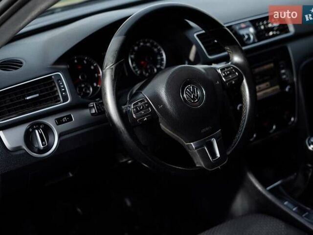 Синий Фольксваген Пассат, объемом двигателя 2.5 л и пробегом 170 тыс. км за 10700 $, фото 16 на Automoto.ua