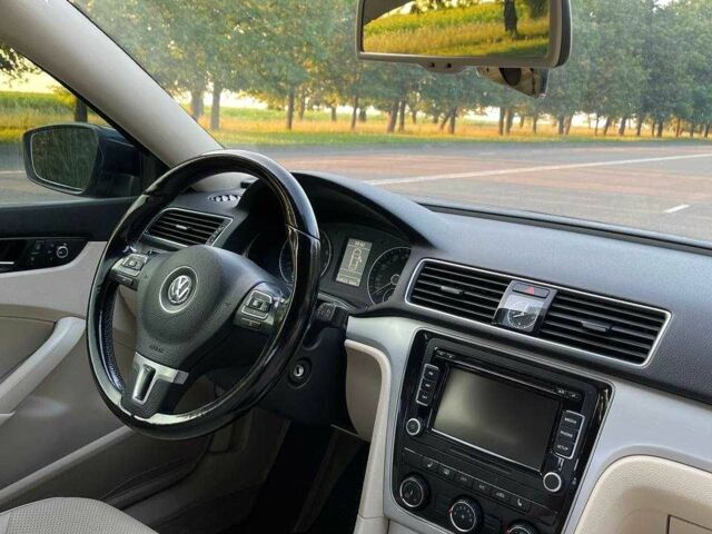 Синий Фольксваген Пассат, объемом двигателя 2.5 л и пробегом 258 тыс. км за 10300 $, фото 5 на Automoto.ua