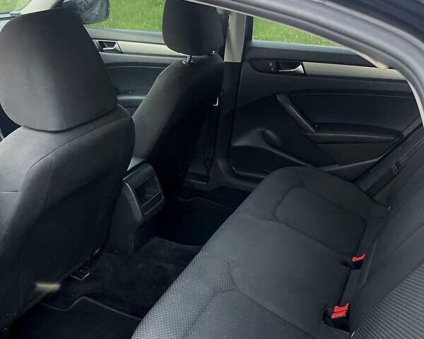 Синій Фольксваген Пассат, об'ємом двигуна 2.5 л та пробігом 182 тис. км за 9300 $, фото 10 на Automoto.ua