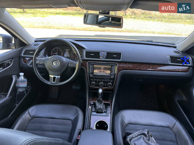 Синий Фольксваген Пассат, объемом двигателя 2 л и пробегом 98 тыс. км за 14400 $, фото 19 на Automoto.ua