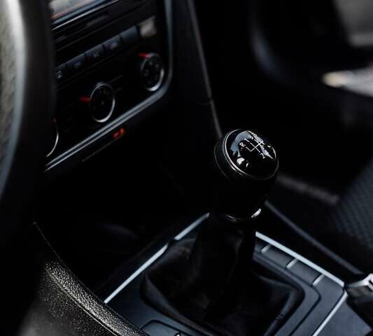 Синий Фольксваген Пассат, объемом двигателя 2.5 л и пробегом 170 тыс. км за 10700 $, фото 12 на Automoto.ua