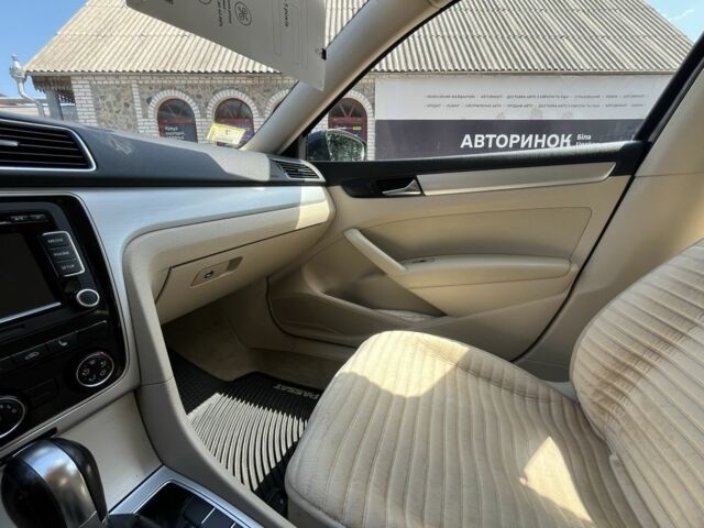 Синій Фольксваген Пассат, об'ємом двигуна 2.5 л та пробігом 211 тис. км за 9900 $, фото 17 на Automoto.ua