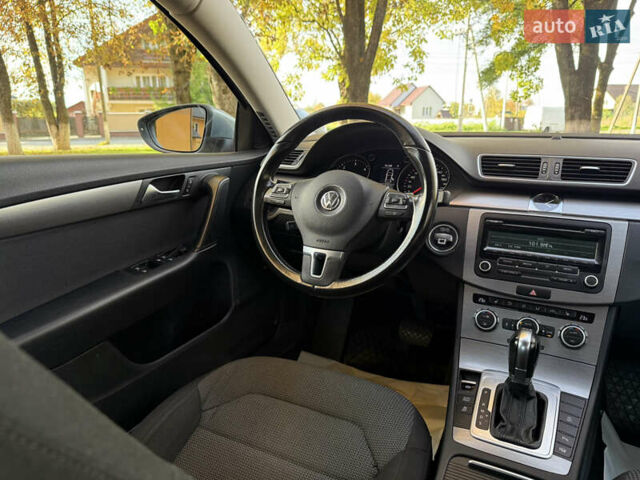 Синий Фольксваген Пассат, объемом двигателя 1.6 л и пробегом 266 тыс. км за 11000 $, фото 21 на Automoto.ua