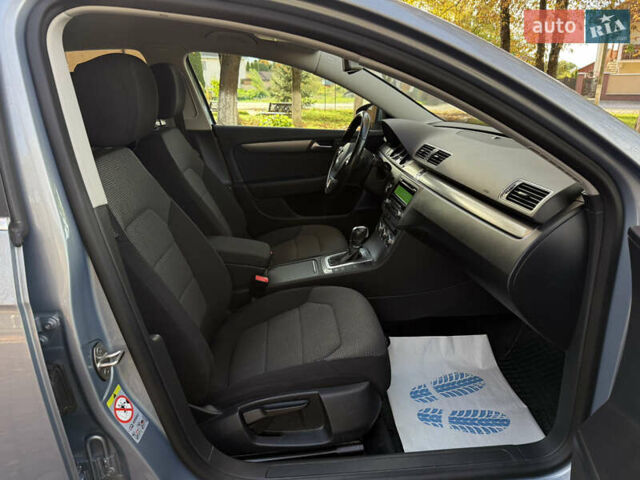 Синий Фольксваген Пассат, объемом двигателя 1.6 л и пробегом 266 тыс. км за 11000 $, фото 22 на Automoto.ua