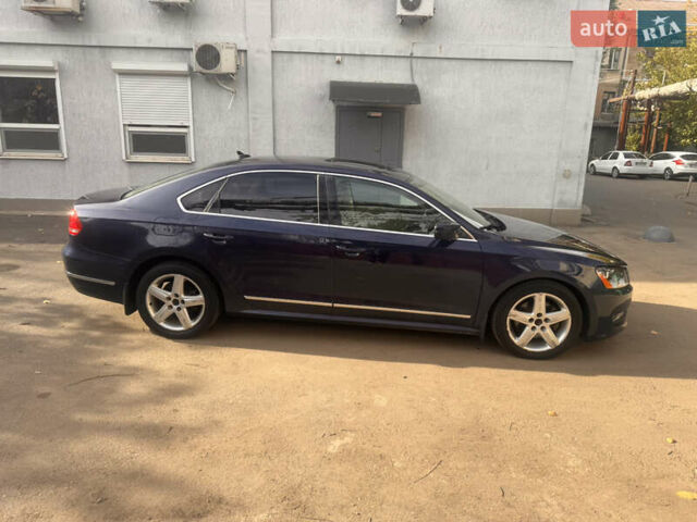 Фольксваген Пассат 2013 в Одессе на Automoto.ua Синий Фольксваген Пассат, объемом двигателя 2 л и пробегом 226 тыс. км за 10700 $, фото 3 на Automoto.ua