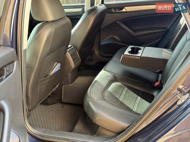 Синий Фольксваген Пассат, объемом двигателя 1.8 л и пробегом 221 тыс. км за 9500 $, фото 10 на Automoto.ua