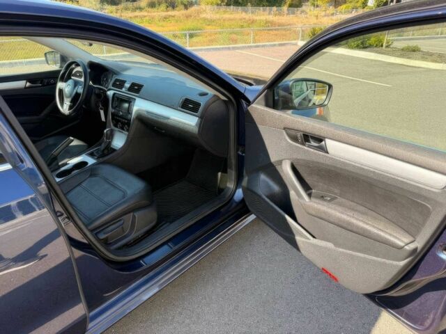 Синий Фольксваген Пассат, объемом двигателя 2.5 л и пробегом 82 тыс. км за 1425 $, фото 9 на Automoto.ua