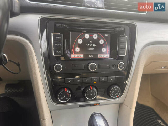 Фольксваген Пассат 2013 в Одессе на Automoto.ua Синий Фольксваген Пассат, объемом двигателя 2 л и пробегом 226 тыс. км за 10700 $, фото 12 на Automoto.ua