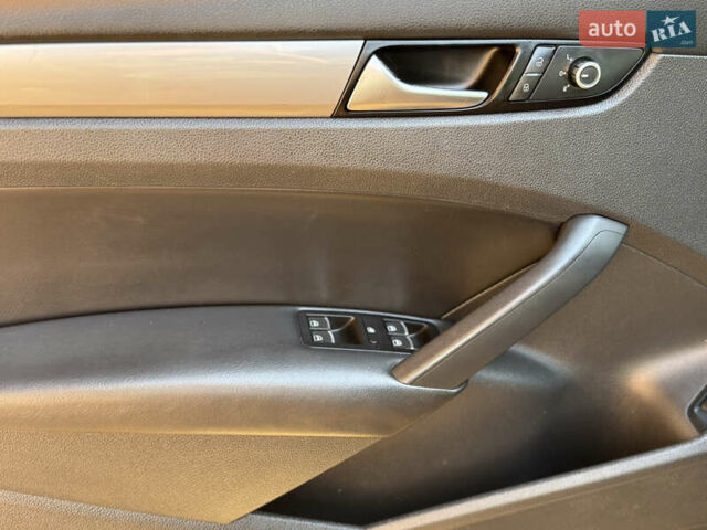 Синий Фольксваген Пассат, объемом двигателя 1.8 л и пробегом 221 тыс. км за 9500 $, фото 9 на Automoto.ua