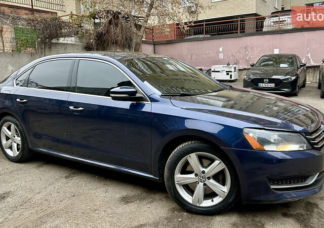 Синий Фольксваген Пассат, объемом двигателя 2.5 л и пробегом 327 тыс. км за 8900 $, фото 7 на Automoto.ua
