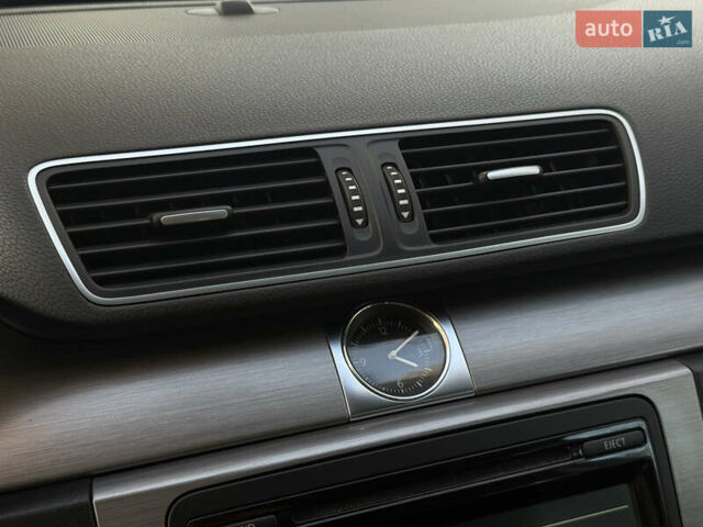 Синий Фольксваген Пассат, объемом двигателя 1.6 л и пробегом 266 тыс. км за 11000 $, фото 28 на Automoto.ua