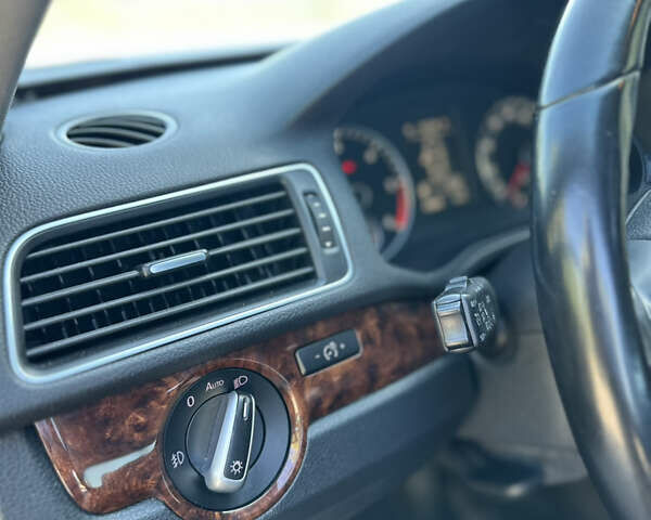 Синий Фольксваген Пассат, объемом двигателя 2 л и пробегом 98 тыс. км за 14400 $, фото 30 на Automoto.ua