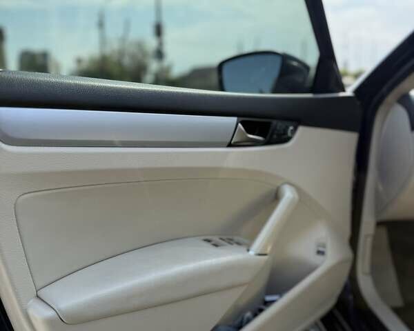 Синій Фольксваген Пассат, об'ємом двигуна 1.97 л та пробігом 270 тис. км за 11000 $, фото 23 на Automoto.ua