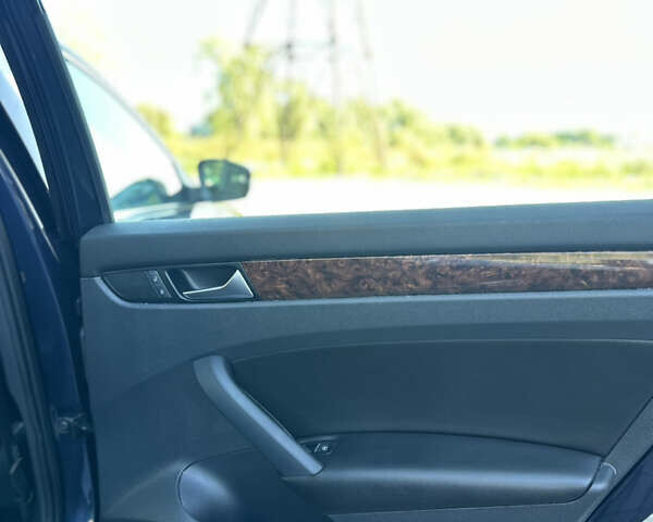 Синий Фольксваген Пассат, объемом двигателя 2 л и пробегом 98 тыс. км за 14400 $, фото 16 на Automoto.ua