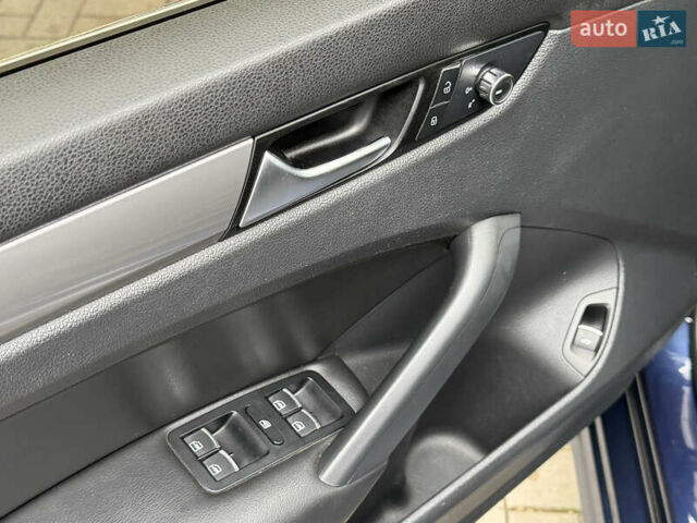 Синій Фольксваген Пассат, об'ємом двигуна 1.8 л та пробігом 220 тис. км за 9999 $, фото 14 на Automoto.ua