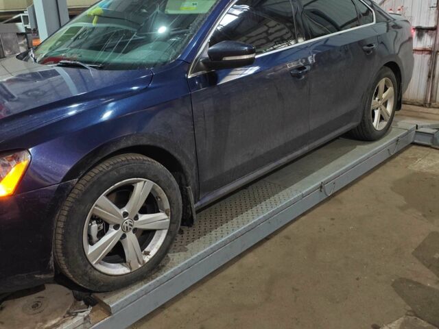 Синій Фольксваген Пассат, об'ємом двигуна 2.5 л та пробігом 265 тис. км за 7000 $, фото 1 на Automoto.ua