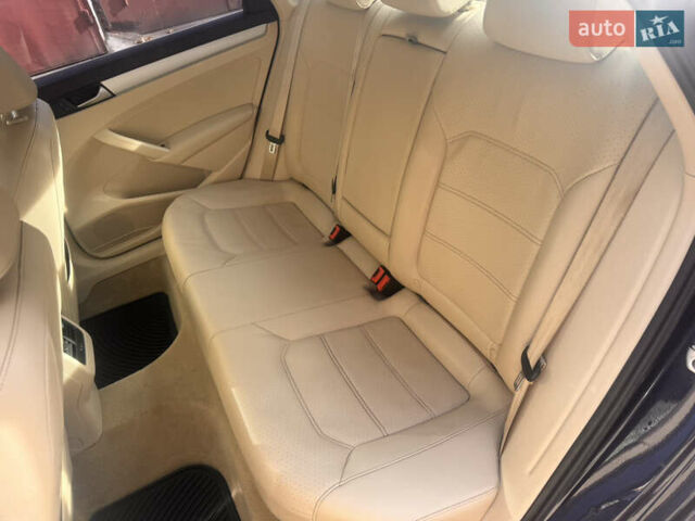 Фольксваген Пассат 2013 в Одессе на Automoto.ua Синий Фольксваген Пассат, объемом двигателя 2 л и пробегом 226 тыс. км за 10700 $, фото 8 на Automoto.ua