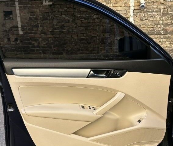 Синій Фольксваген Пассат, об'ємом двигуна 2.5 л та пробігом 327 тис. км за 9200 $, фото 11 на Automoto.ua