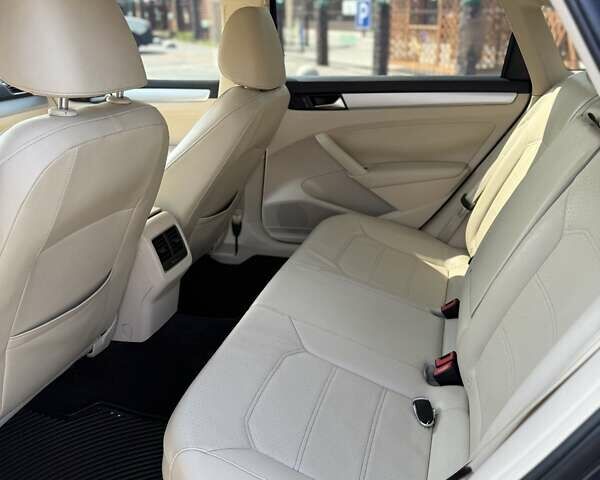 Синій Фольксваген Пассат, об'ємом двигуна 1.97 л та пробігом 270 тис. км за 11000 $, фото 24 на Automoto.ua