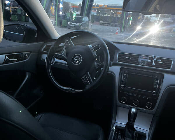 Синий Фольксваген Пассат, объемом двигателя 2.48 л и пробегом 224 тыс. км за 9000 $, фото 13 на Automoto.ua