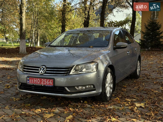 Синий Фольксваген Пассат, объемом двигателя 1.6 л и пробегом 266 тыс. км за 11000 $, фото 5 на Automoto.ua
