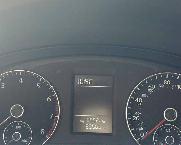 Синий Фольксваген Пассат, объемом двигателя 1.8 л и пробегом 236 тыс. км за 10000 $, фото 10 на Automoto.ua