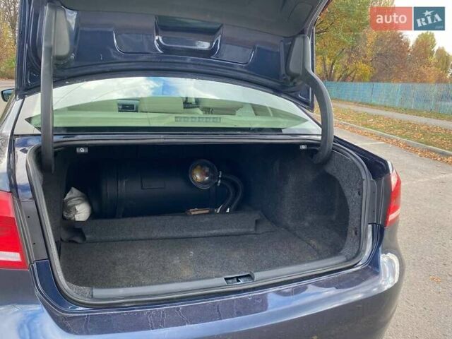 Фольксваген Пассат 2013 в Полтаве на Automoto.ua Синий Фольксваген Пассат, объемом двигателя 2.5 л и пробегом 198 тыс. км за 9290 $, фото 33 на Automoto.ua