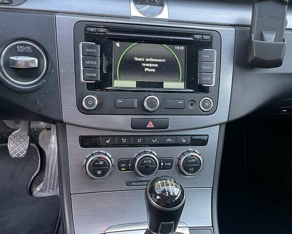 Синій Фольксваген Пассат, об'ємом двигуна 1.97 л та пробігом 206 тис. км за 12500 $, фото 10 на Automoto.ua