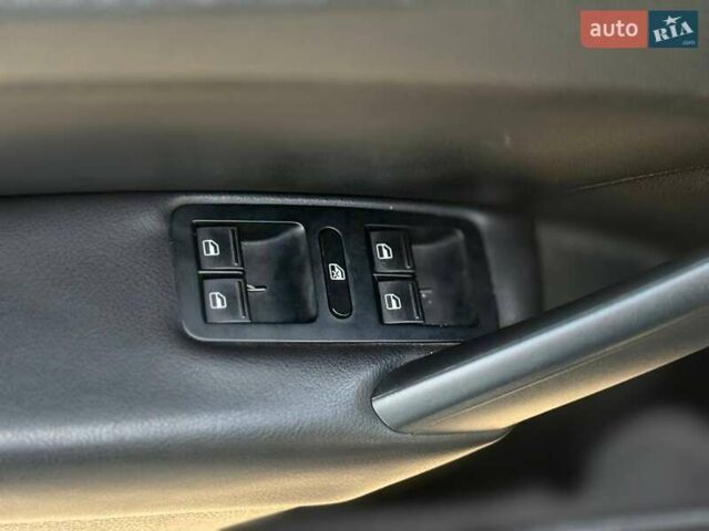 Синій Фольксваген Пассат, об'ємом двигуна 1.8 л та пробігом 222 тис. км за 10999 $, фото 24 на Automoto.ua