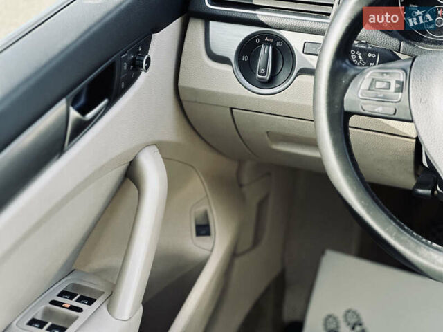 Синий Фольксваген Пассат, объемом двигателя 1.97 л и пробегом 265 тыс. км за 9899 $, фото 11 на Automoto.ua