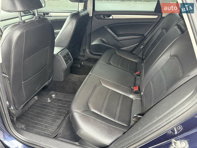 Синій Фольксваген Пассат, об'ємом двигуна 2 л та пробігом 220 тис. км за 11999 $, фото 18 на Automoto.ua