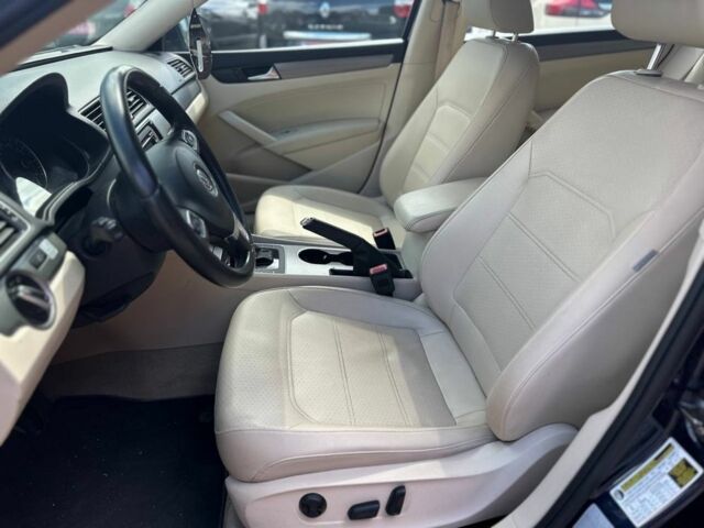 Синий Фольксваген Пассат, объемом двигателя 2 л и пробегом 186 тыс. км за 12800 $, фото 3 на Automoto.ua