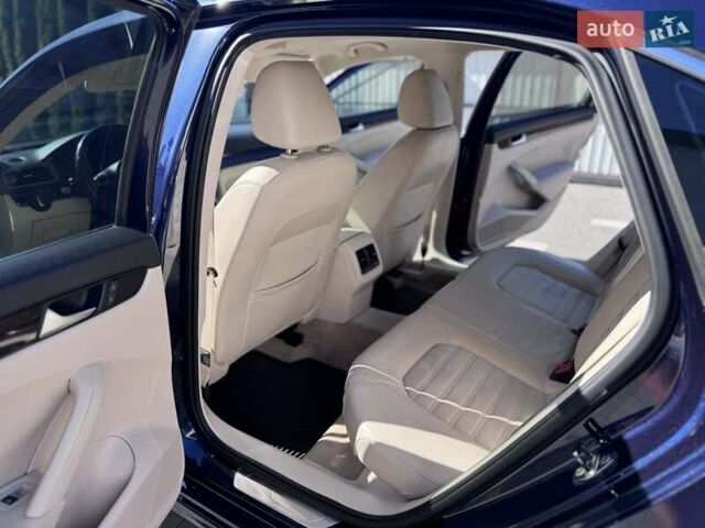 Синий Фольксваген Пассат, объемом двигателя 2 л и пробегом 260 тыс. км за 11600 $, фото 3 на Automoto.ua