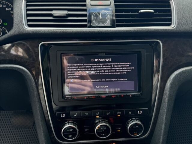 Синій Фольксваген Пассат, об'ємом двигуна 2 л та пробігом 192 тис. км за 12000 $, фото 5 на Automoto.ua