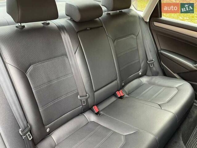 Синий Фольксваген Пассат, объемом двигателя 1.8 л и пробегом 163 тыс. км за 8500 $, фото 17 на Automoto.ua