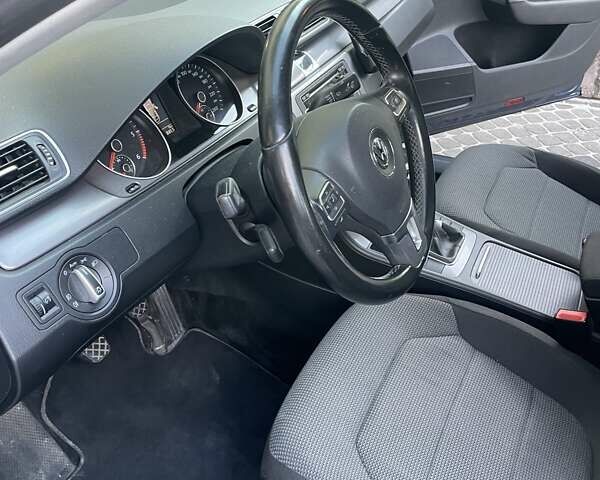 Синій Фольксваген Пассат, об'ємом двигуна 1.97 л та пробігом 206 тис. км за 12500 $, фото 8 на Automoto.ua