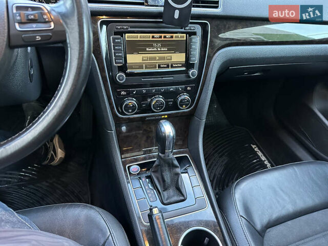 Синий Фольксваген Пассат, объемом двигателя 1.8 л и пробегом 221 тыс. км за 11200 $, фото 13 на Automoto.ua