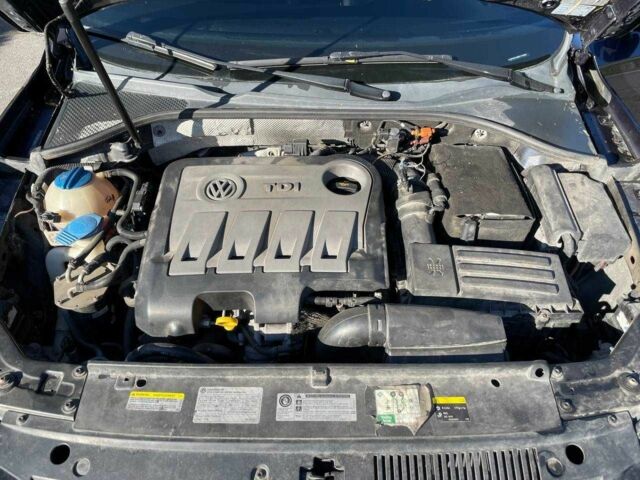 Синий Фольксваген Пассат, объемом двигателя 2 л и пробегом 256 тыс. км за 11700 $, фото 9 на Automoto.ua