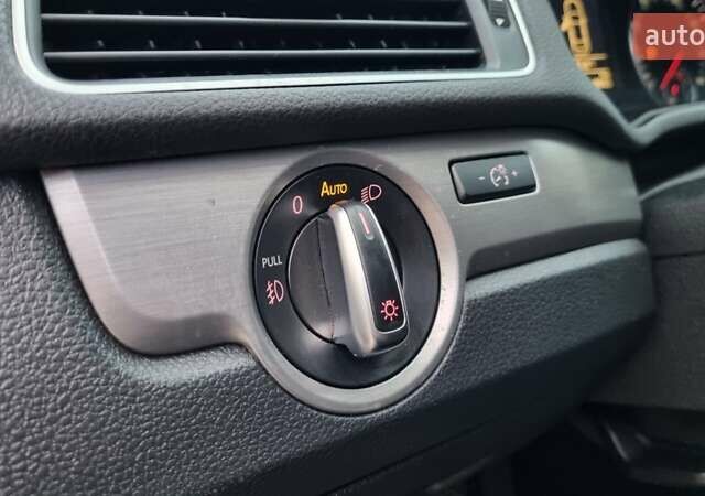 Синій Фольксваген Пассат, об'ємом двигуна 1.8 л та пробігом 197 тис. км за 10500 $, фото 6 на Automoto.ua