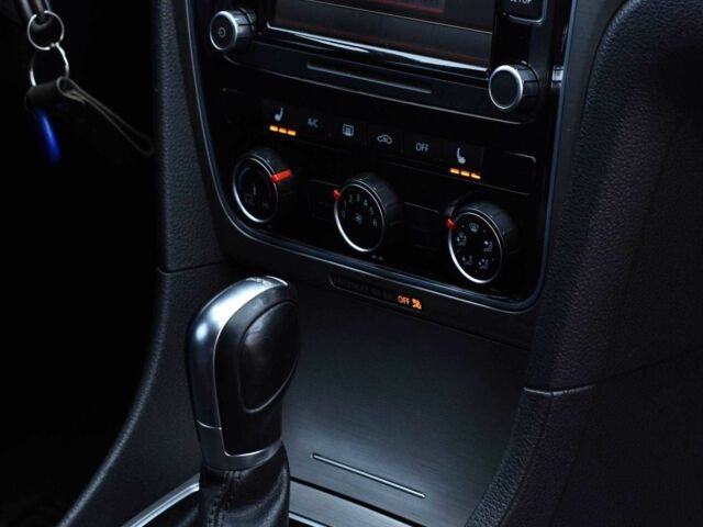 Синий Фольксваген Пассат, объемом двигателя 2 л и пробегом 269 тыс. км за 11299 $, фото 14 на Automoto.ua