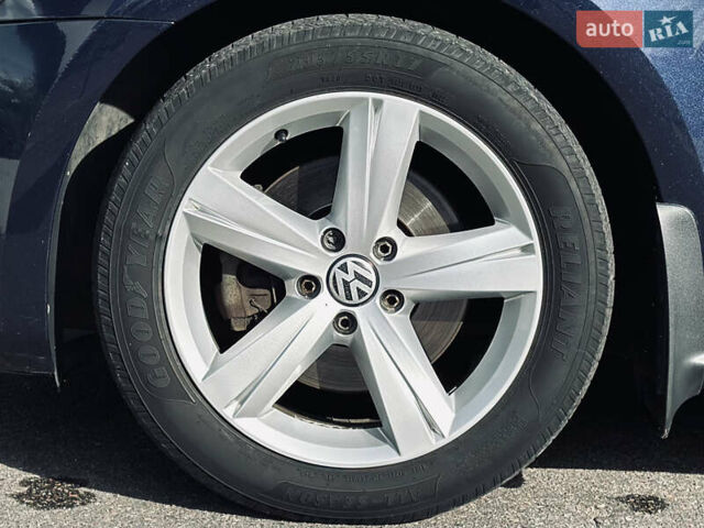 Синий Фольксваген Пассат, объемом двигателя 1.97 л и пробегом 265 тыс. км за 9899 $, фото 16 на Automoto.ua