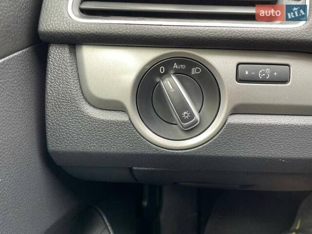 Синий Фольксваген Пассат, объемом двигателя 1.8 л и пробегом 163 тыс. км за 8500 $, фото 19 на Automoto.ua