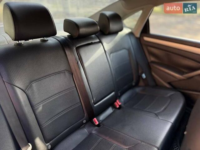 Синій Фольксваген Пассат, об'ємом двигуна 1.8 л та пробігом 222 тис. км за 10999 $, фото 15 на Automoto.ua