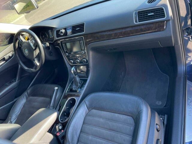 Синий Фольксваген Пассат, объемом двигателя 2 л и пробегом 256 тыс. км за 11700 $, фото 6 на Automoto.ua