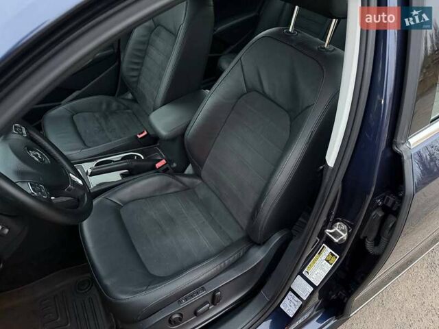 Синій Фольксваген Пассат, об'ємом двигуна 2 л та пробігом 172 тис. км за 12900 $, фото 19 на Automoto.ua